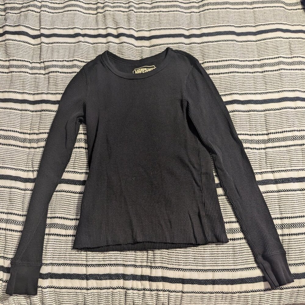 American Eagle Long Sleeve Waffle/Sweater Style Shirt.